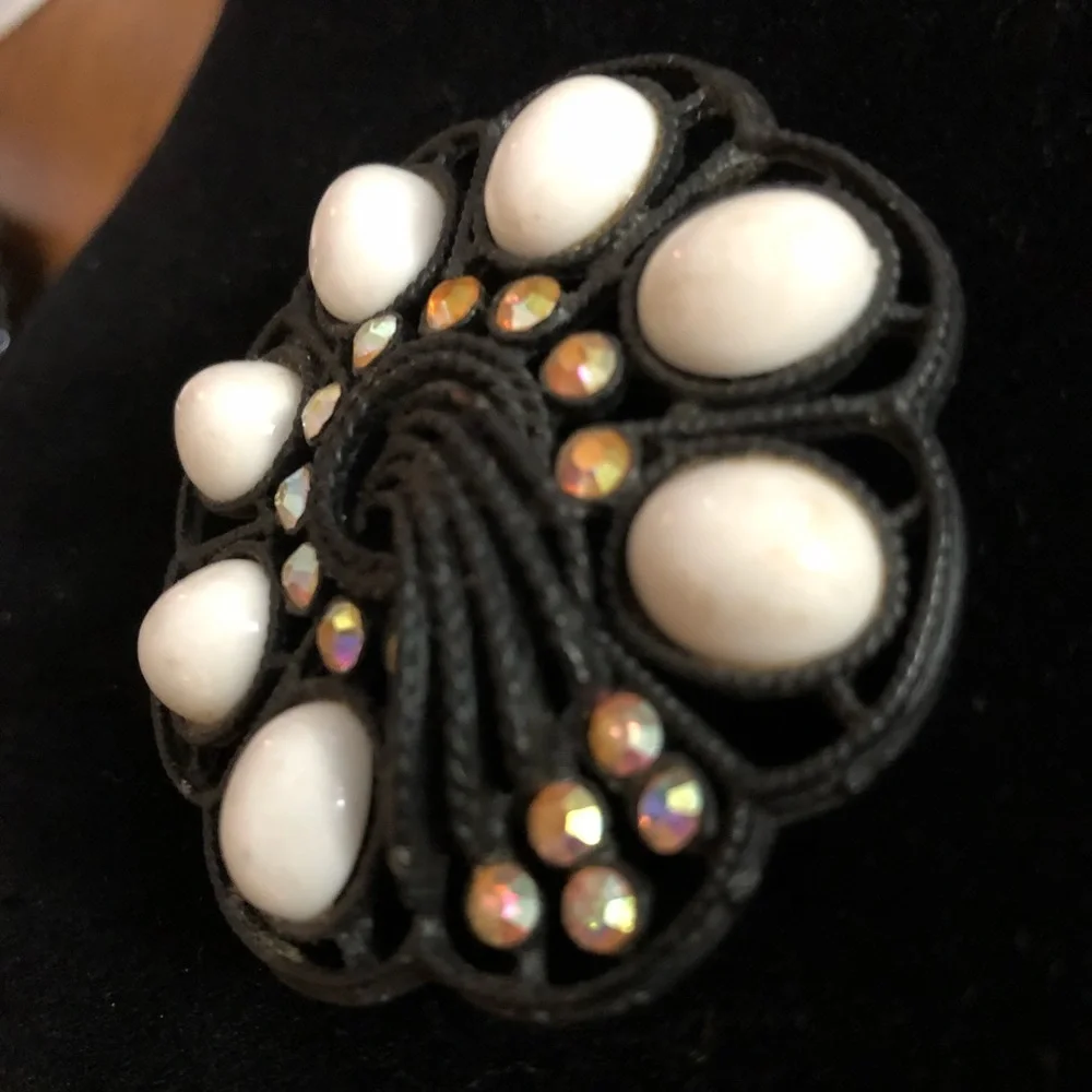 Vintage Black & White Brooch Pin